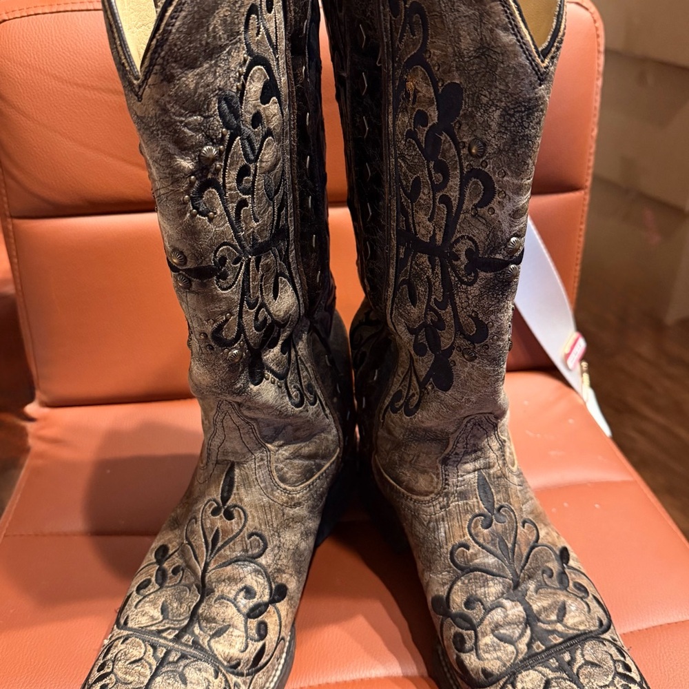Corral Boots 8 1/2 Black and Brown Women's Cowboy Boots